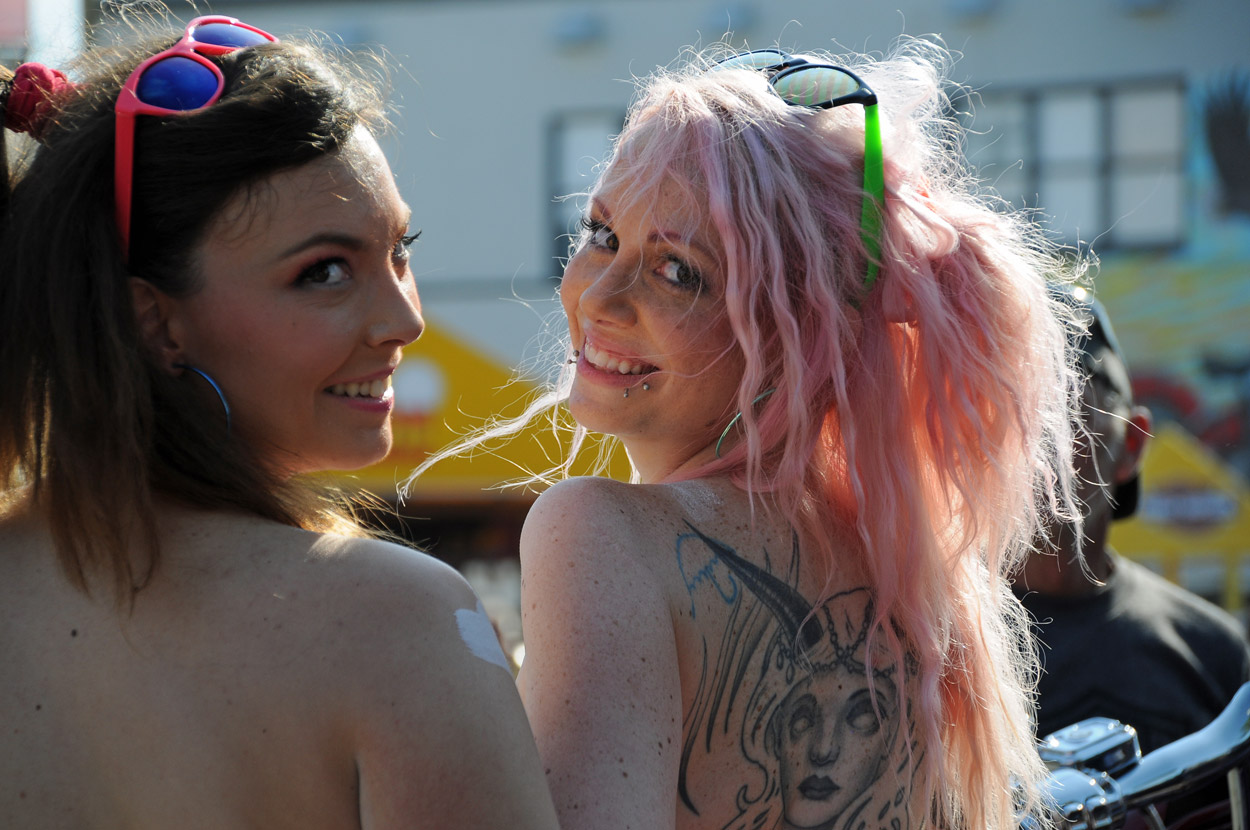 Two_Ladies